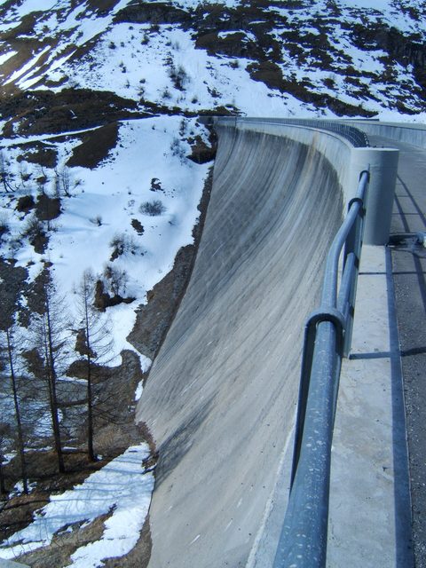 Staumauer der Diga di Rochemolles
