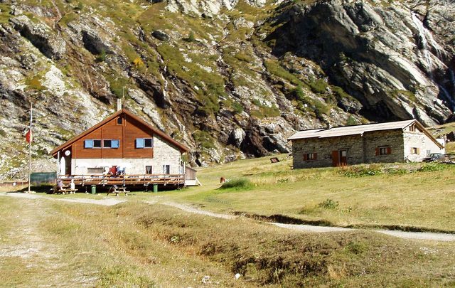 Rifugio Scarfiotti am Talschluss-Plateau