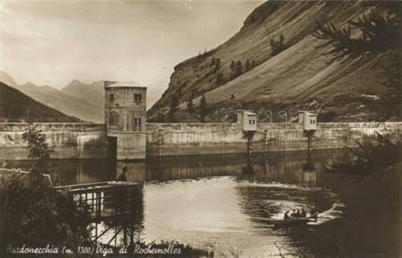 Historische Aufnahme vom Bau der Staumauer Rochemolles im Jahr 1937
