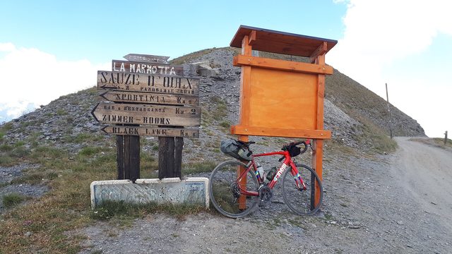 Col Basset, Westportal der Assietta-Kammstraße oberhalb Sestriere