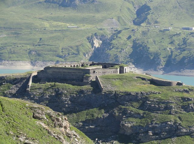Fort Variselle an der Militärstraße oberhalb des Mont-Cenis-Sees